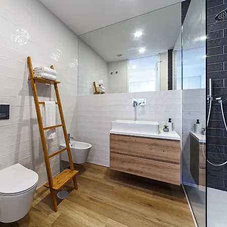 アパート Tiles 23 Luxury & Parking By Sweet *